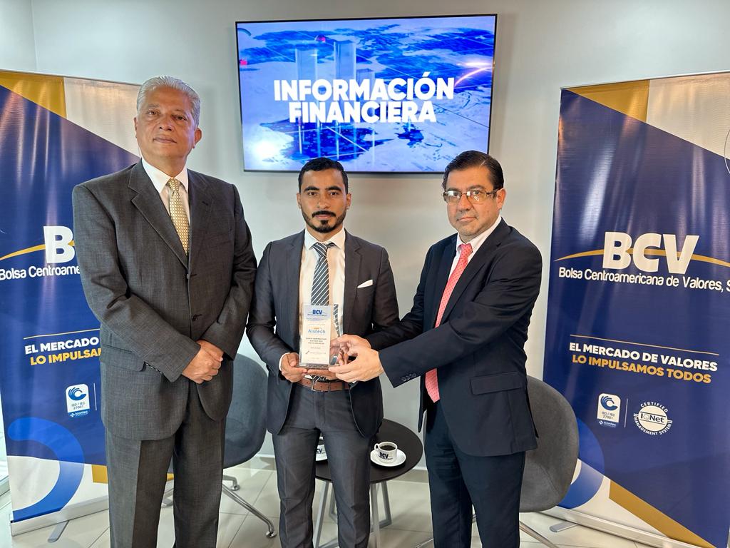 Alutech recibe reconocimiento de la Bolsa Centroamericana de Valores por su exito en el mercado bursátil
