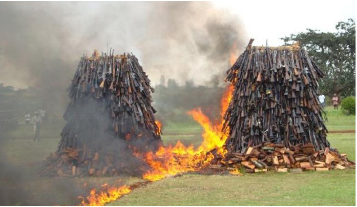 De acuerdo con el artículo #114 la Secretaría de Seguridad es la encargada de destruir las armas fuego decomisadas