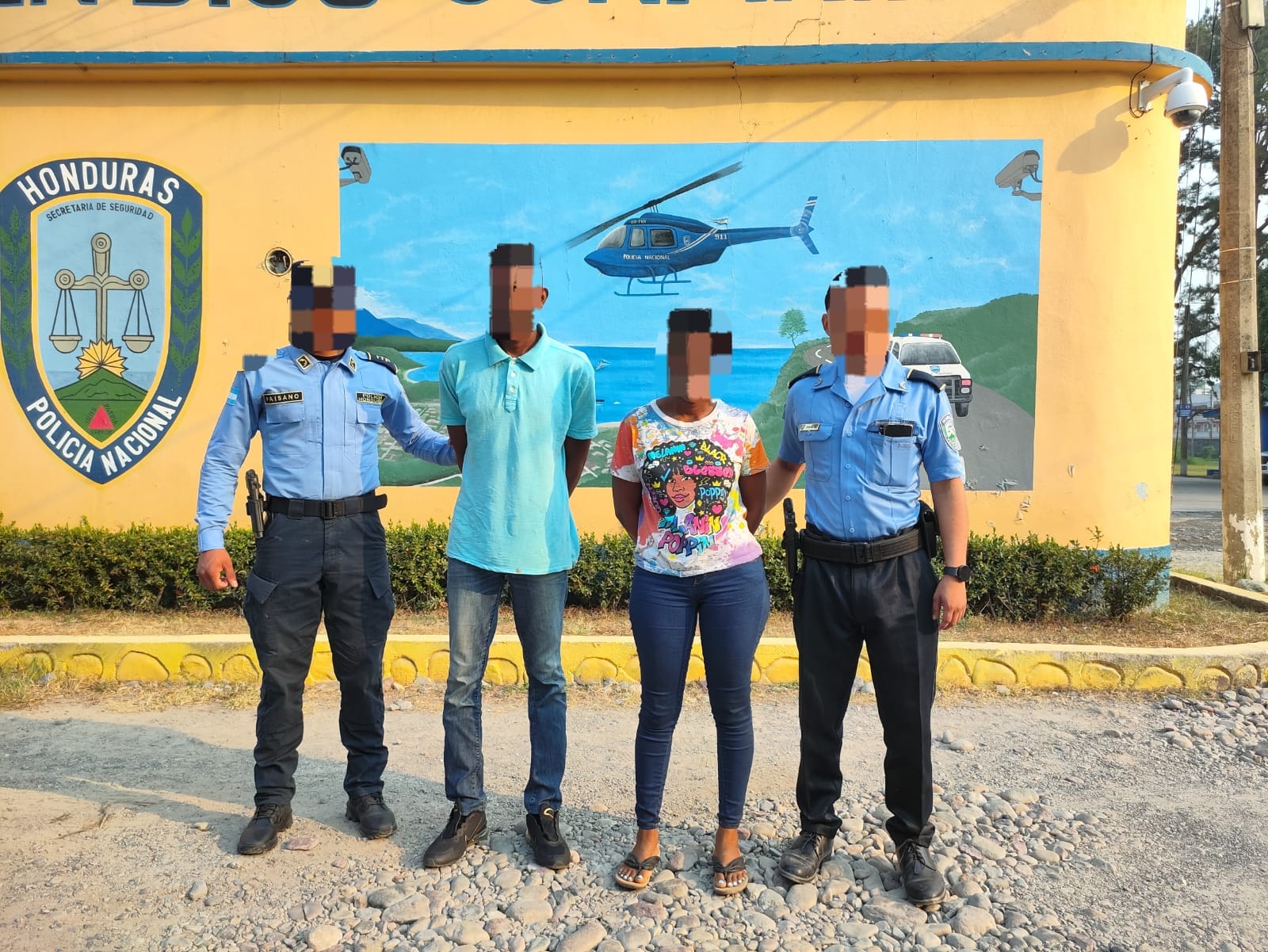 Detiene a dos personas por suplantar identidades para sacar a una menor de edad del país Detiene a dos personas por suplantar identidades para sacar a una menor de edad del país