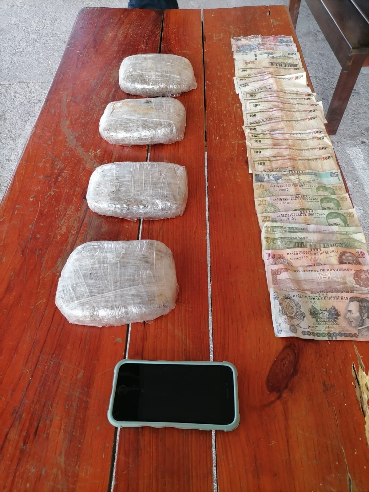 «Operación Cabañas II» reporta preliminarmente la detención de 60 personas, el decomiso de armas de fuego, droga y dinero en efectivo «Operación Cabañas II» reporta preliminarmente la detención de 60 personas, el decomiso de armas de fuego, droga y dinero en efectivo