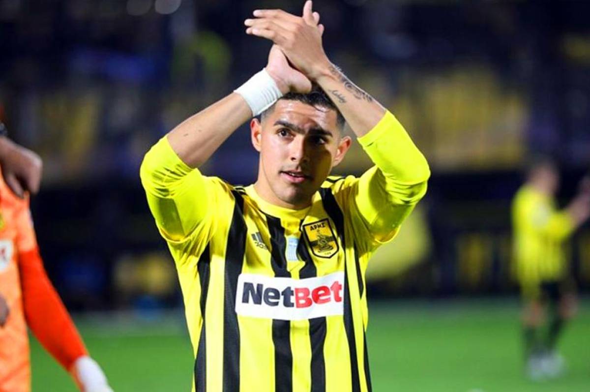 «Crack» El hondureño Luis Palma marcó un GOLAZO OLÍMPICO contra el Olympiacos