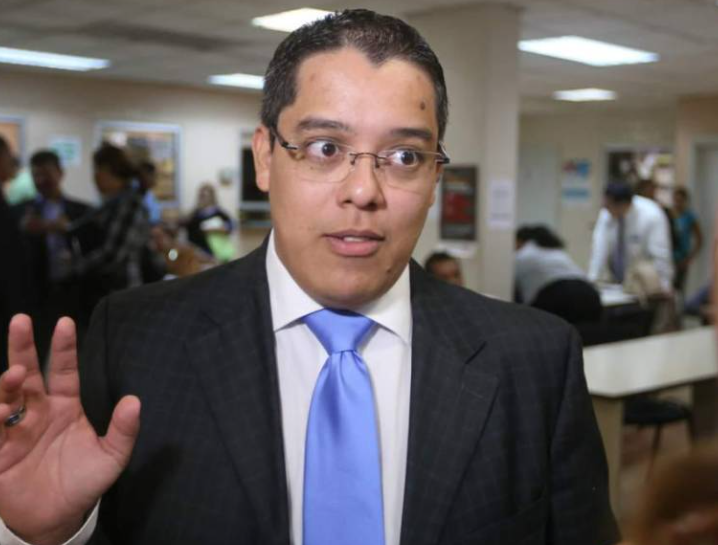 Abogado Odir Fernández representará a la UNAH ante la junta proponente para elegir al Fiscal General y Fiscal Adjunto Abogado Odir Fernández representará a la UNAH ante la junta proponente para elegir al Fiscal General y Fiscal Adjunto