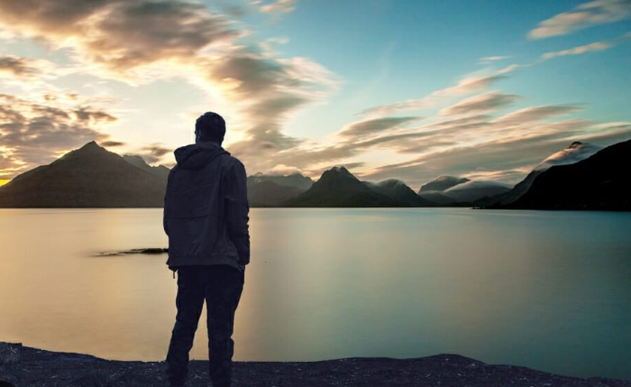 ¿Por qué hay tantos hombres jóvenes que no tienen pareja ni sexo?