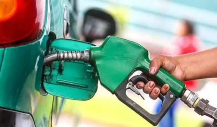 Importantes rebajas en el precio de los combustibles