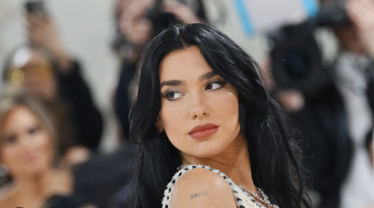 MET Gala 2023: Dua Lipa brilló en la alfombra roja