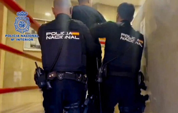 Hondureño acusado de matar a su mujer,  hijo y suegra es detenido en España