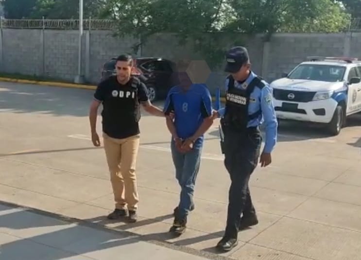 Policía Nacional captura individuo que de varios machetazos dio muerte a su jefe