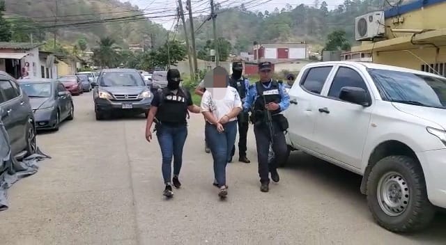 En el Paraíso,  detienen a fémina por el delito de tráfico de drogas