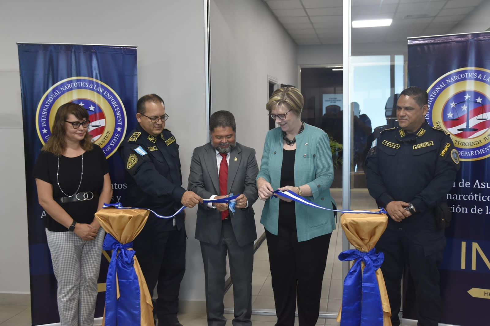 Autoridades policiales inauguran Sala Audiovisual de la Dirección de Comunicación Estratégica de la Policía Nacional Autoridades policiales inauguran Sala Audiovisual de la Dirección de Comunicación Estratégica de la Policía Nacional