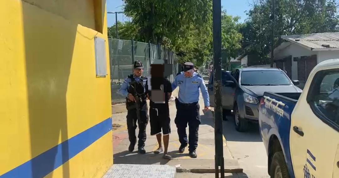 En la colonia Planeta detienen a alias «El Pato» miembro de la Pandilla 18