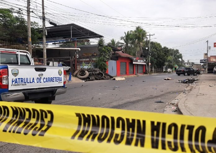 Triple colisión en Choloma deja un muerto y 20 heridos Triple colisión en Choloma deja un muerto y 20 heridos