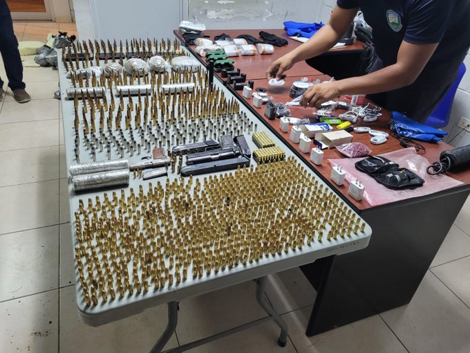 Armas y drogas son decomisadas al interior de La Tolva