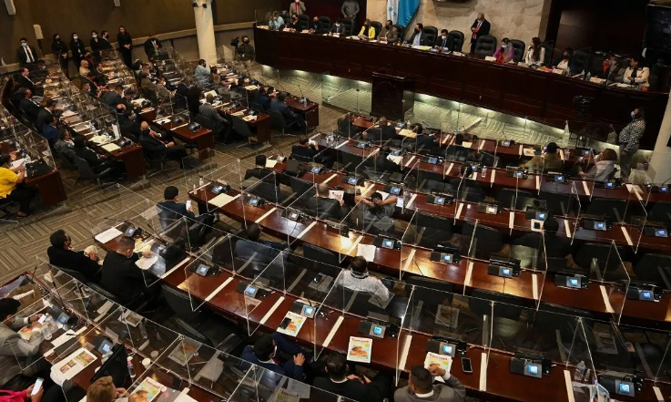 Bancada del Partido Liberal respaldaría compras directas de energía, asegura jefe de bancada Mario Segura