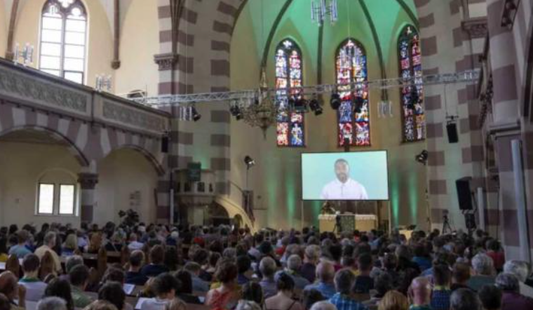 Una congregación alemana oficia una misa creada con inteligencia artificial Una congregación alemana oficia una misa creada con inteligencia artificial