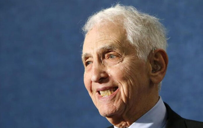 Muere Daniel Ellsberg, quien filtró los Papeles del Pentágono sobre la guerra de Vietnam