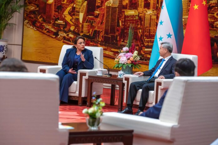 Honduras refrenda con China lucha contra la corrupción