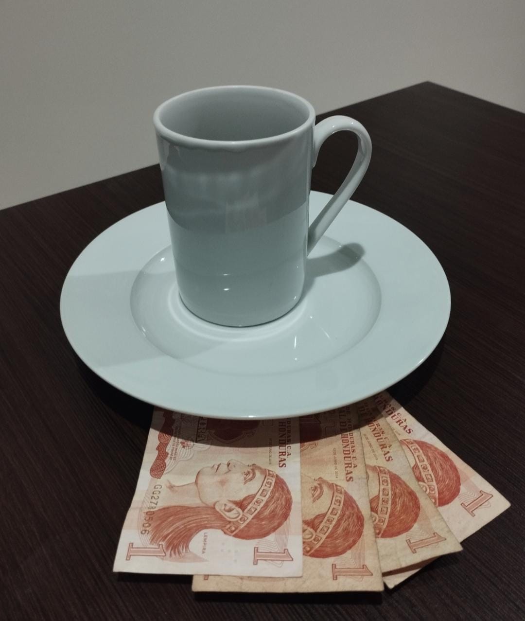 Hoteles y restaurantes en el país tienen un plazo de 30 días para eliminar la “propina sugerida” de sus facturas