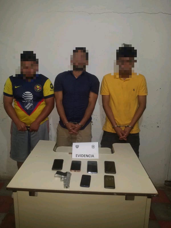 Capturan a tres ladrones que operaban en un taxi en Choluteca