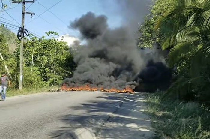 En Sonaguera pobladores se toman carretera por apagones de energía