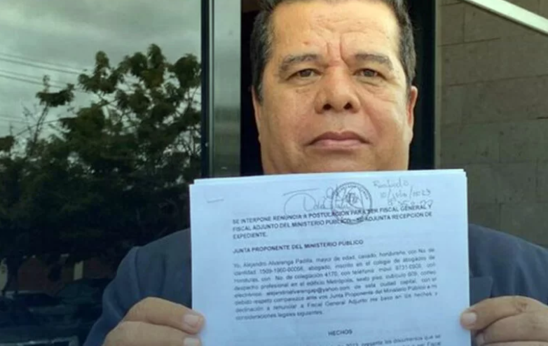 Abogado Alejandro Alvarenga renuncia a su postulación a fiscal general del MP