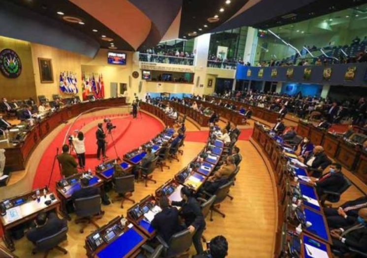 El Congreso salvadoreño aprueba el voto por rostro en las elecciones presidenciales