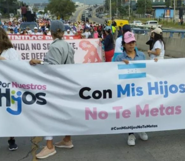 Anuncian mega marcha contra Ley de Educación Integral