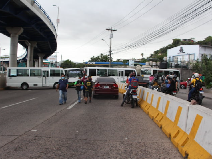 Transportistas convocan a paro este lunes 8 de julio Transportistas convocan a paro este lunes 8 de julio