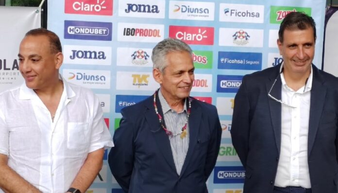 Reinaldo Rueda llega a Honduras Reinaldo Rueda llega a Honduras