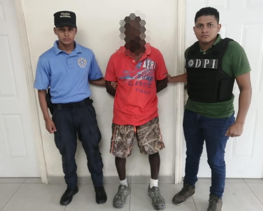 Por los delitos de tráfico ilicito de droga y trafico no autorizado de material de guerra es capturado un individuo en La Ceiba