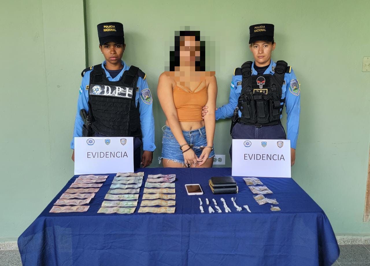 Arrestan a supuesta distribuidora de drogas en la zona norte Arrestan a supuesta distribuidora de drogas en la zona norte