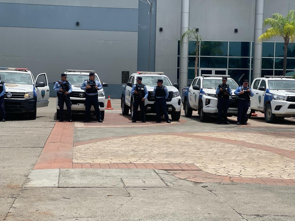 Camara de Comercio e Industrias de Cortés (CCIC) entrega 40 Radio Patrullas a la Secretaría de Seguridad en San Pedro Sula