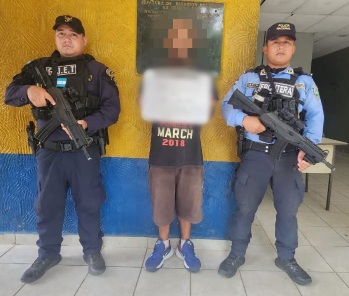 En la colonia La Travesia de la capital, detienen a un miembro de la MS-13 En la colonia La Travesia de la capital, detienen a un miembro de la MS-13
