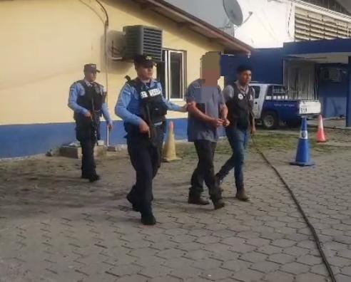 INTERPOL captura ciudadano con orden judicial pendiente por el delito de violación especial