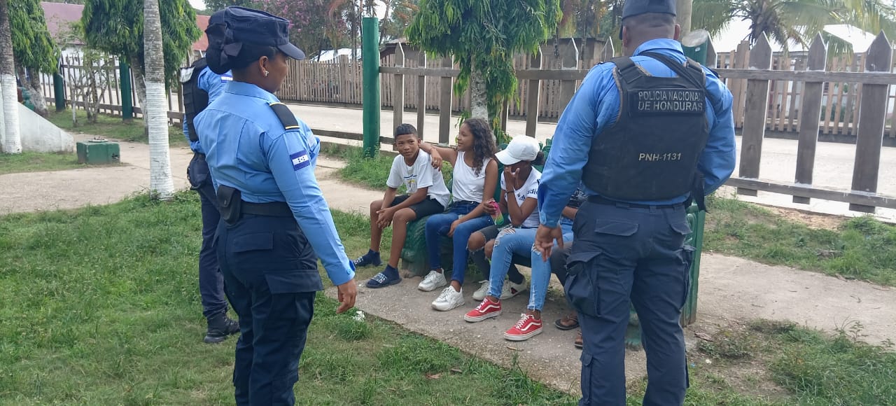 PN imparte charlas en tema de trata de personas y explotación sexual a niños del municipio de Puerto Lempira