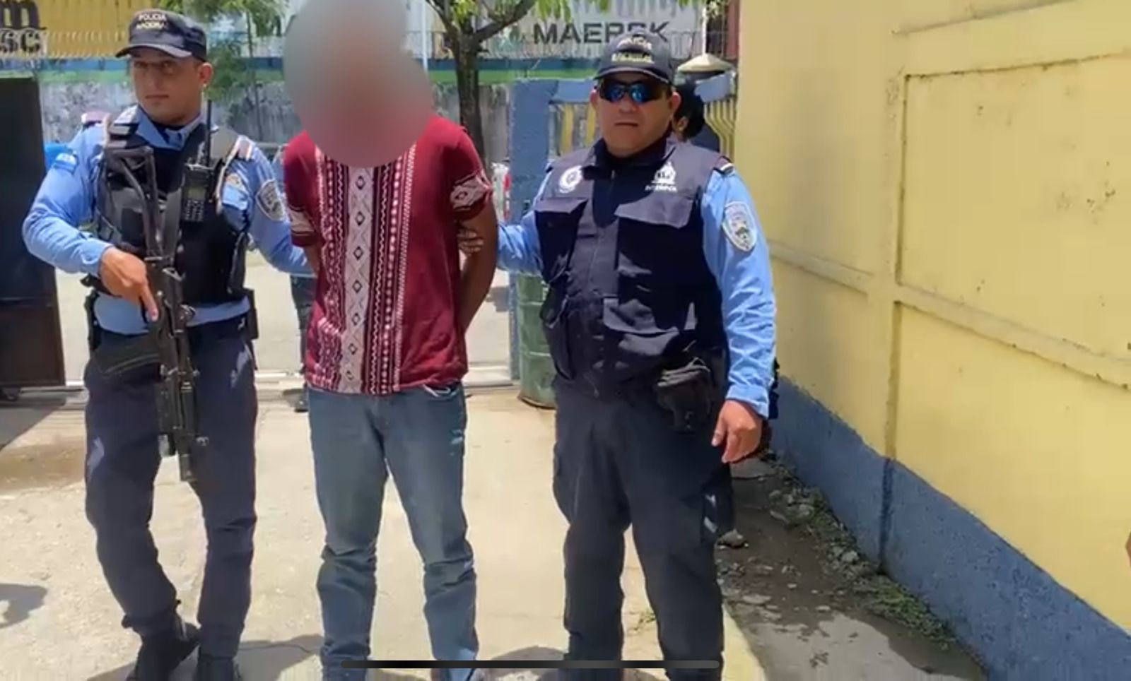 Una persona sospechosa de haber participado en un triple asesinato fue capturado en Omoa, Cortés