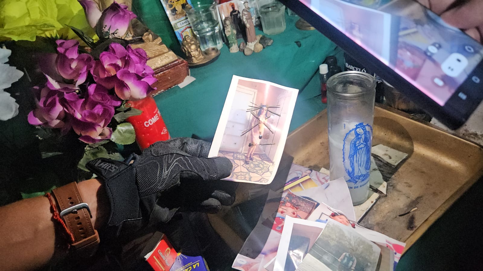 Autoridades policiales desmantelan terrorífica red de brujería y santería de pandilleros de la 18, en Chamelecón Autoridades policiales desmantelan terrorífica red de brujería y santería de pandilleros de la 18, en Chamelecón