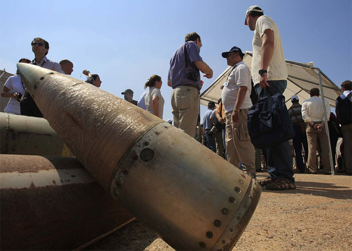 España no comparte la decisión de EEUU de enviar bombas de racimo a Ucrania