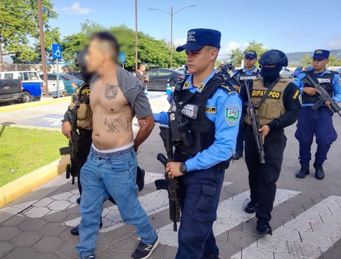Pandillero salvadoreño acusado de homicidio es capturado en Tegucigalpa Pandillero salvadoreño acusado de homicidio es capturado en Tegucigalpa