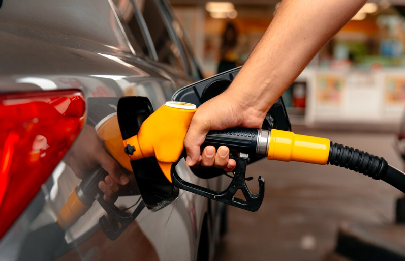 Más de dos lempiras suben las gasolinas y el diésel a partir del lunes