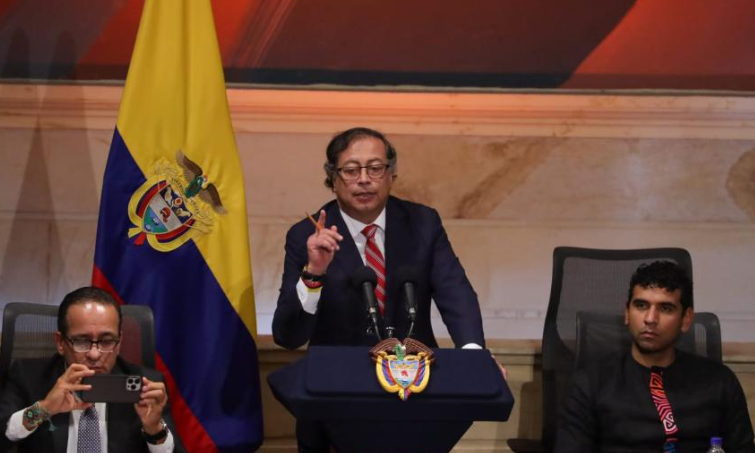 Congreso investiga a Petro por posibles irregularidades