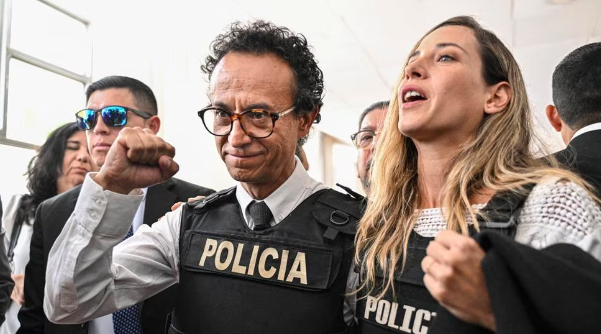 Quién es Christian Zurita, el periodista que reemplazará al asesinado Fernando Villavicencio en las elecciones en Ecuador