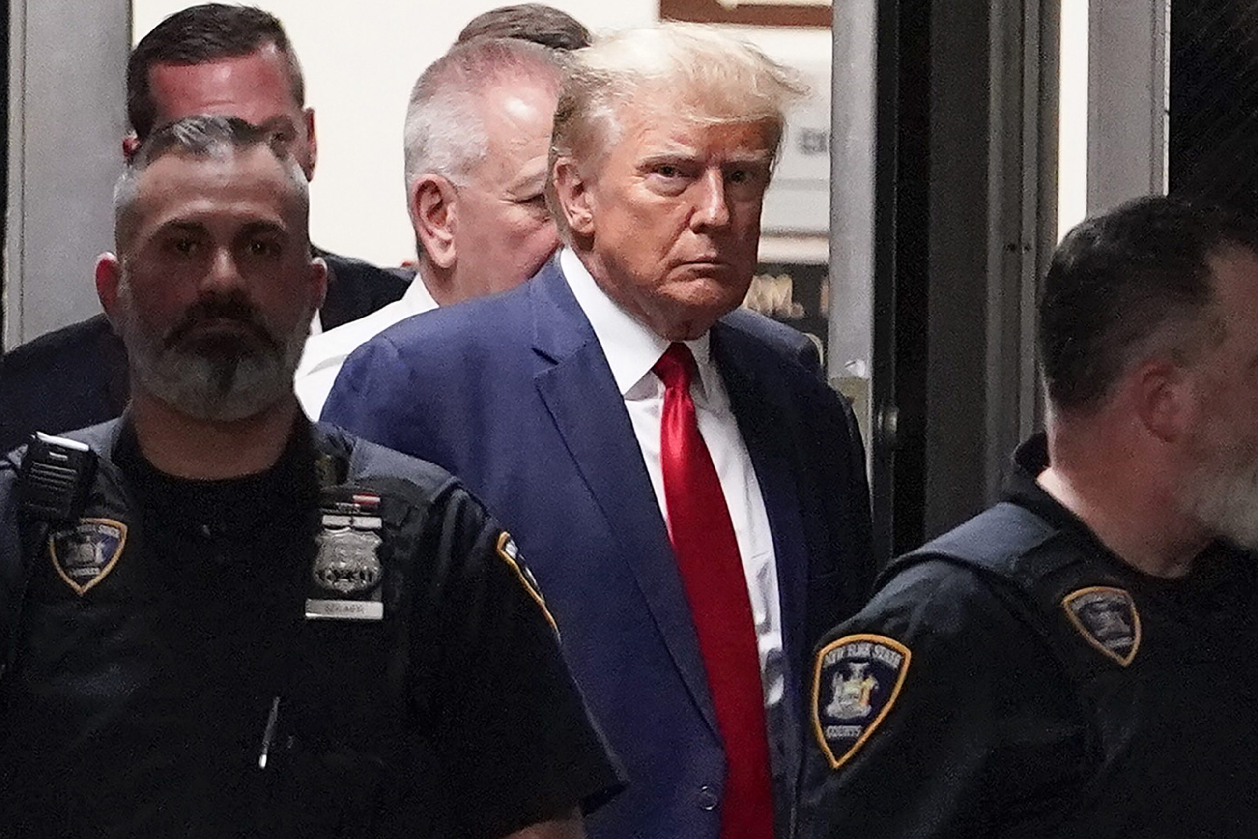 Expresidente Trump se entrega en una cárcel de Georgia
