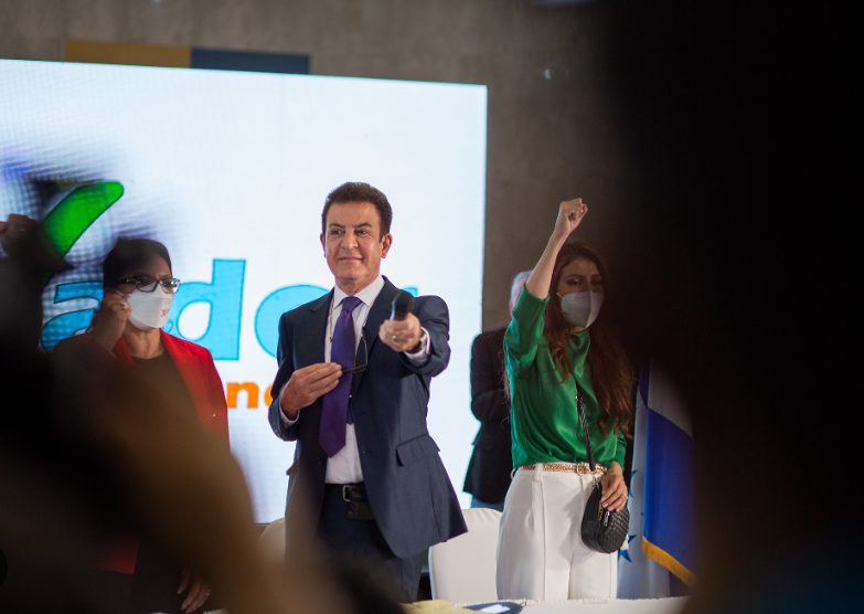 Nasralla anuncia que presentará ante el CN su carta de renuncia como designado