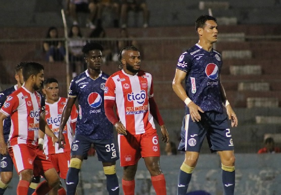 Motagua empata 3-3 frente al Vida Motagua empata 3-3 frente al Vida