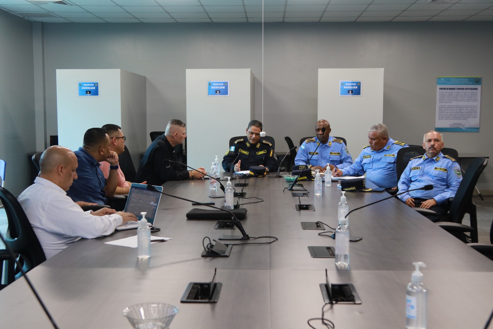 Policía Nacional y expertos colombianos realizan reunión para fortalecer las estrategias de seguridad