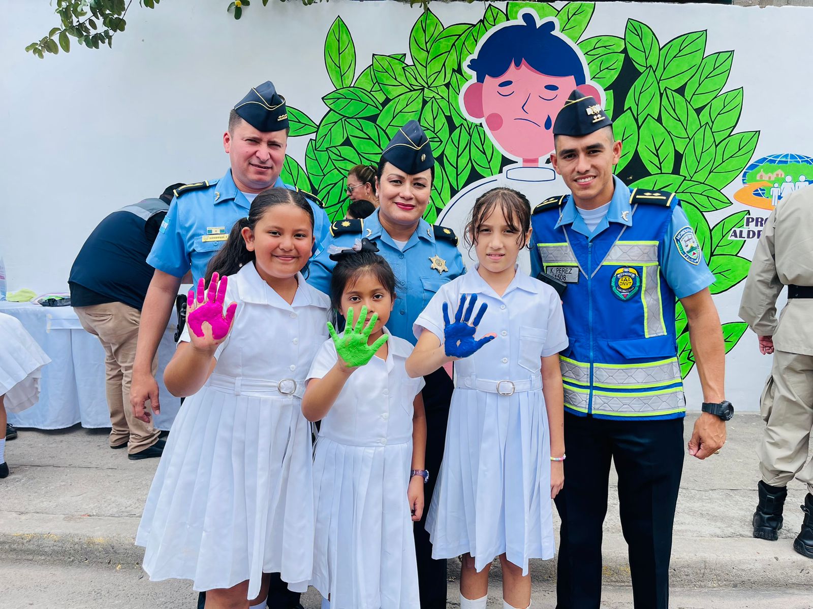 Funcionarios policiales de la DNVT y DNPSC se unen a la marcha “No Te Toca” Funcionarios policiales de la DNVT y DNPSC se unen a la marcha “No Te Toca”
