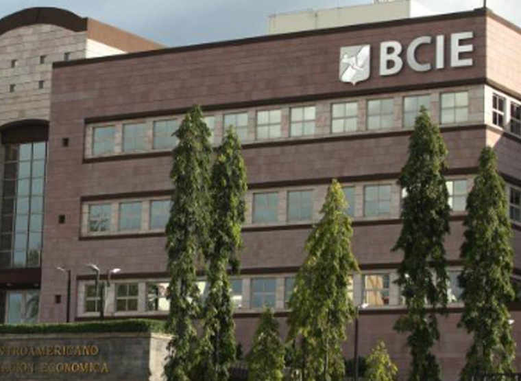¡BUENAS NOTICIAS! BCIE aprueba $135 millones para fortalecer red hospitalaria en Honduras