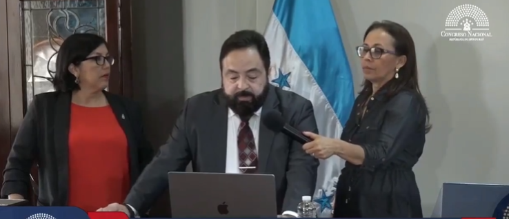 LUIS REDONDO: “Sibrián debe dejar el cargo que usurpa”