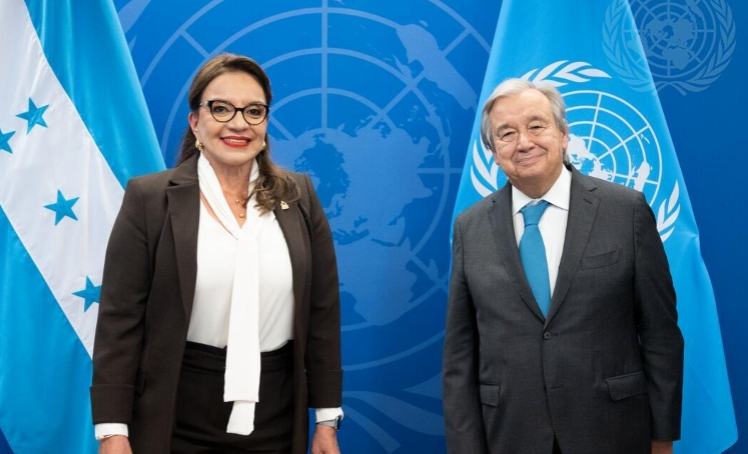 Presidenta Xiomara Castro entrega propuesta a secretario de la ONU para instalación de la CICIH