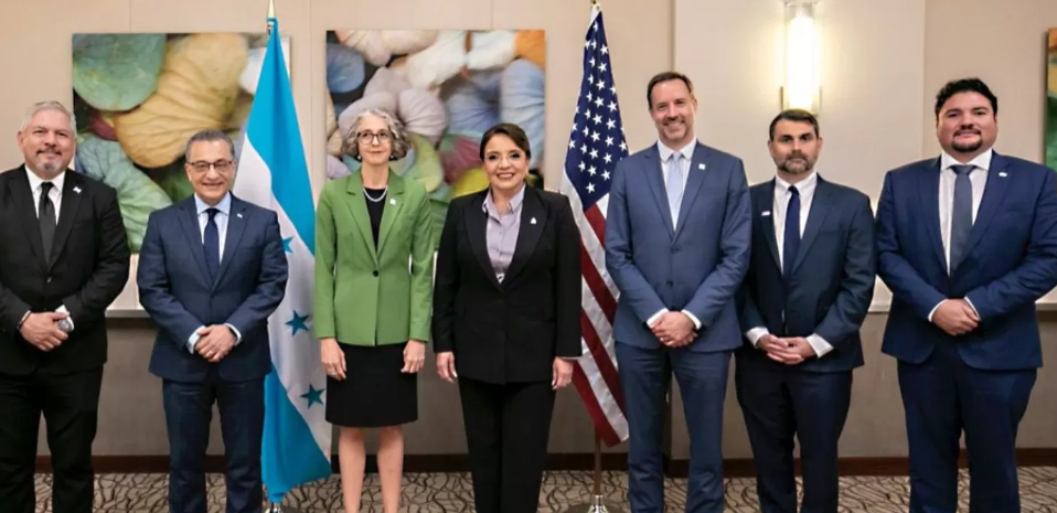 Presidenta Castro se reúne con altos ejecutivos de la Cuenta del Milenio